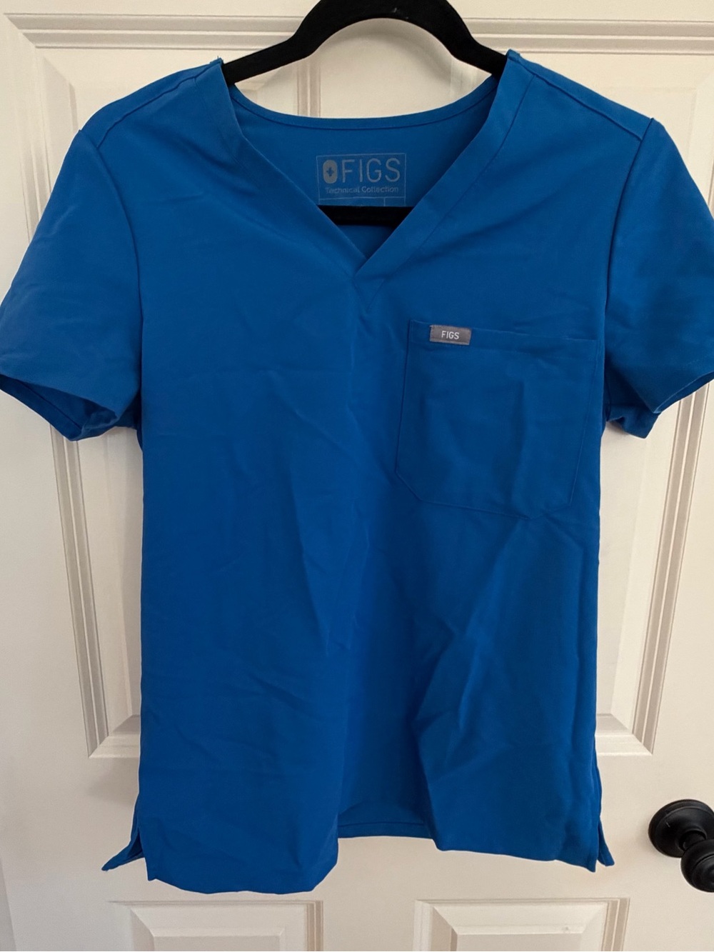 Figs Women’s Catarina blue scrub top XS